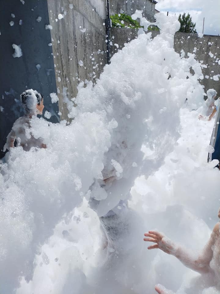 Serviços de Animação, Aluguer de Equipamento e Decoração com Balões