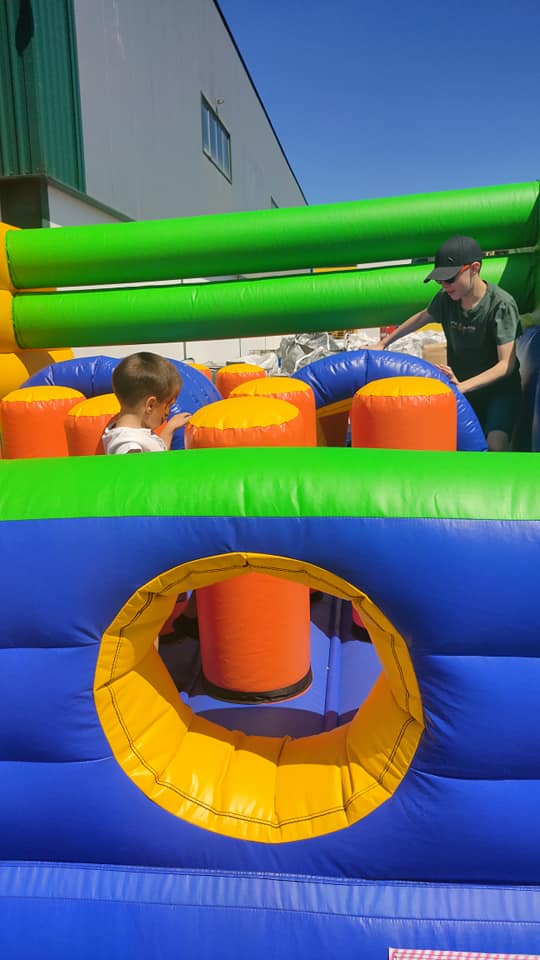 Serviços de Animação, Aluguer de Equipamento e Decoração com Balões